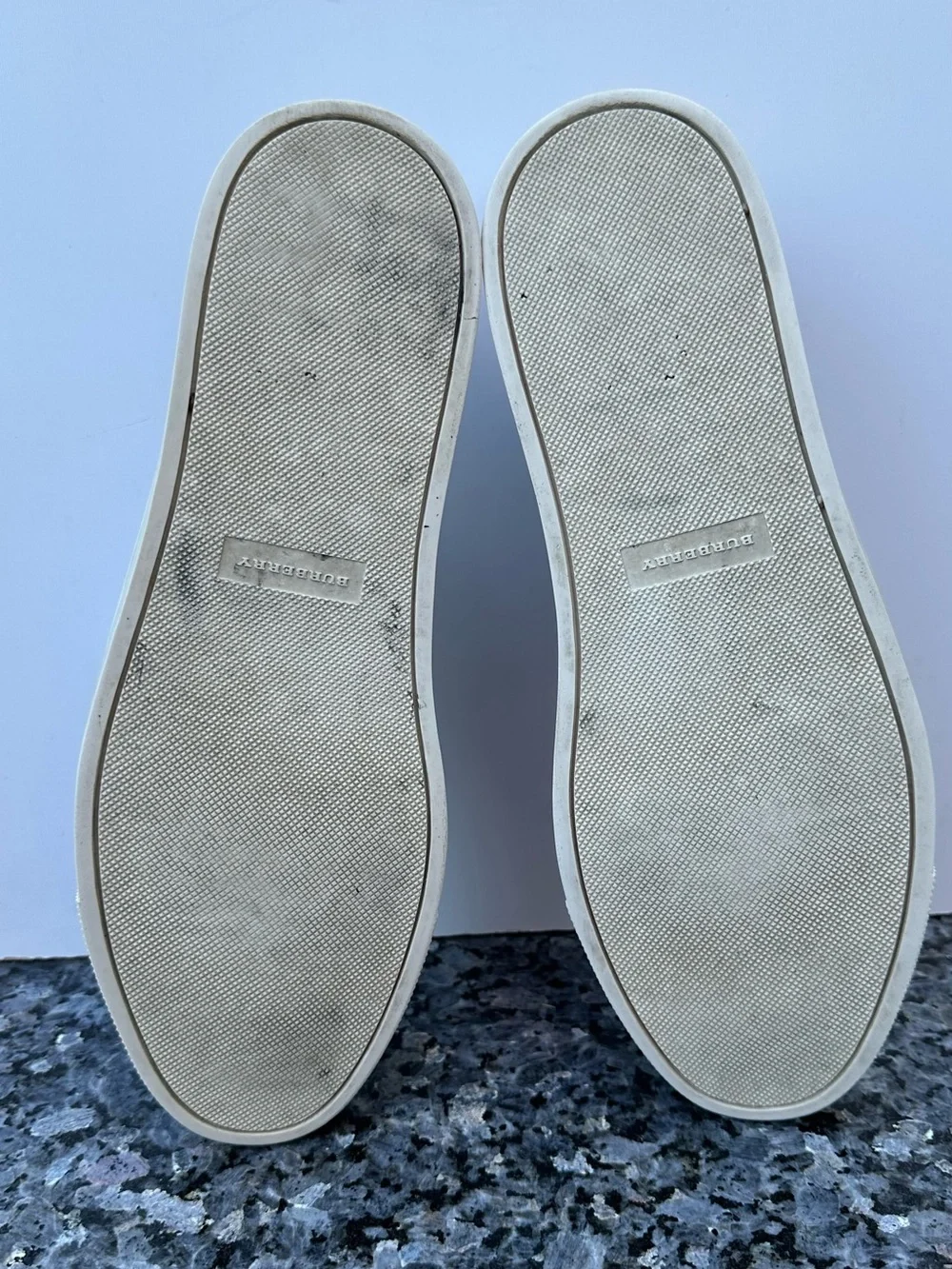 Burberry White Low-Top Men's Sneakers with Red  mesh leather trim men’s SZ 43